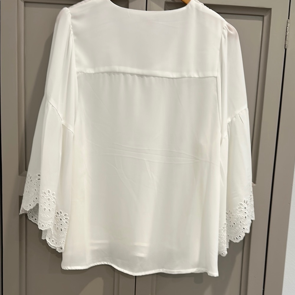 Vince Camuto White Blouse with Eyelet Sleeves - Picture 3 of 10